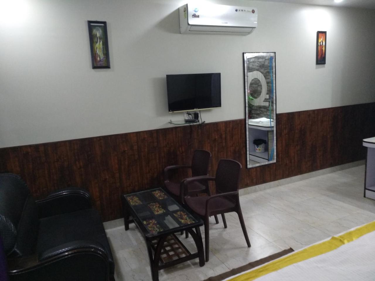 Hotel Rb Palace Dhaulpur Bagian luar foto