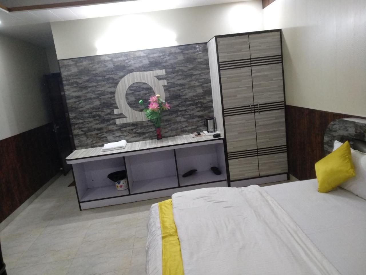 Hotel Rb Palace Dhaulpur Bagian luar foto