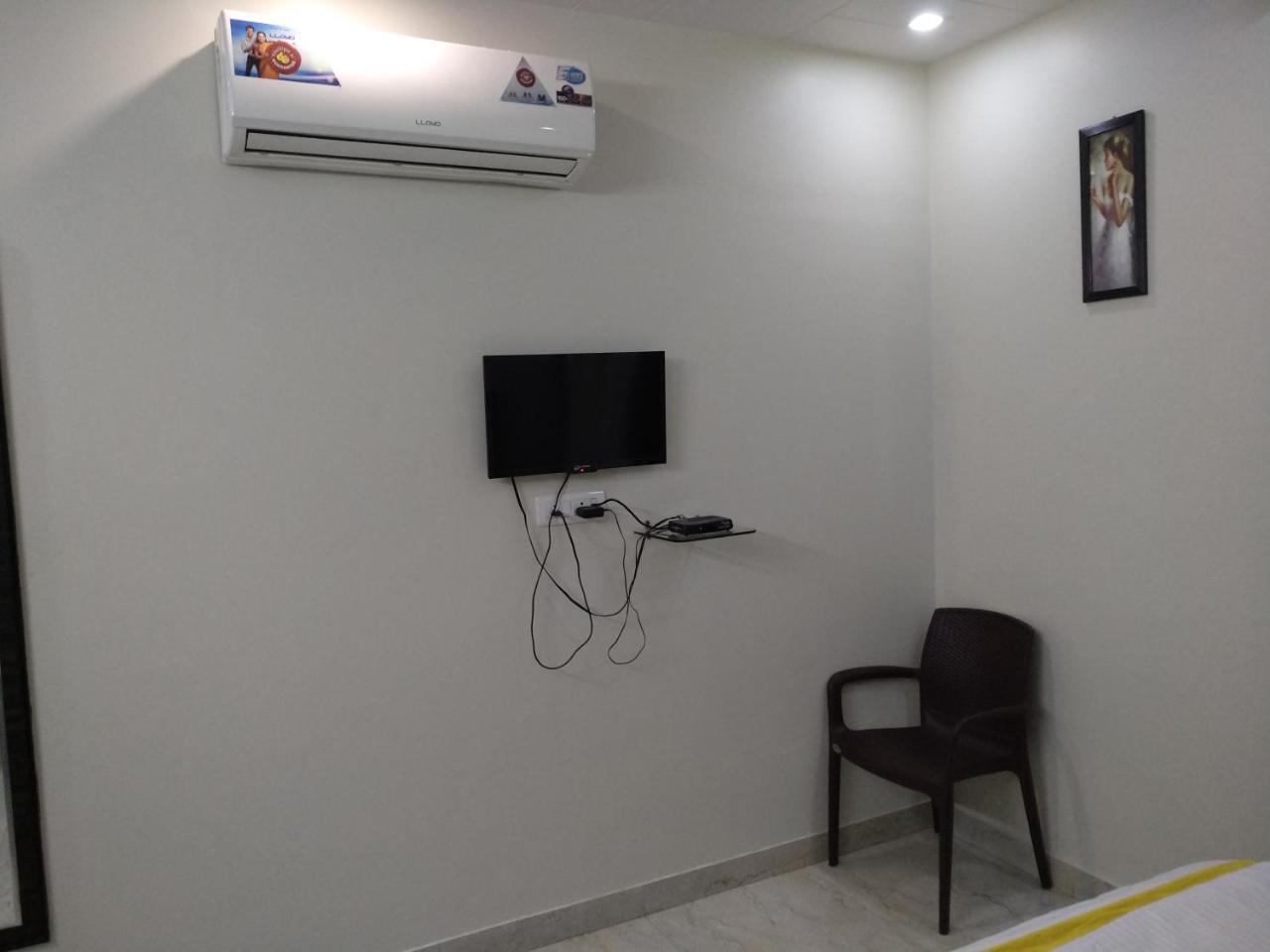 Hotel Rb Palace Dhaulpur Bagian luar foto