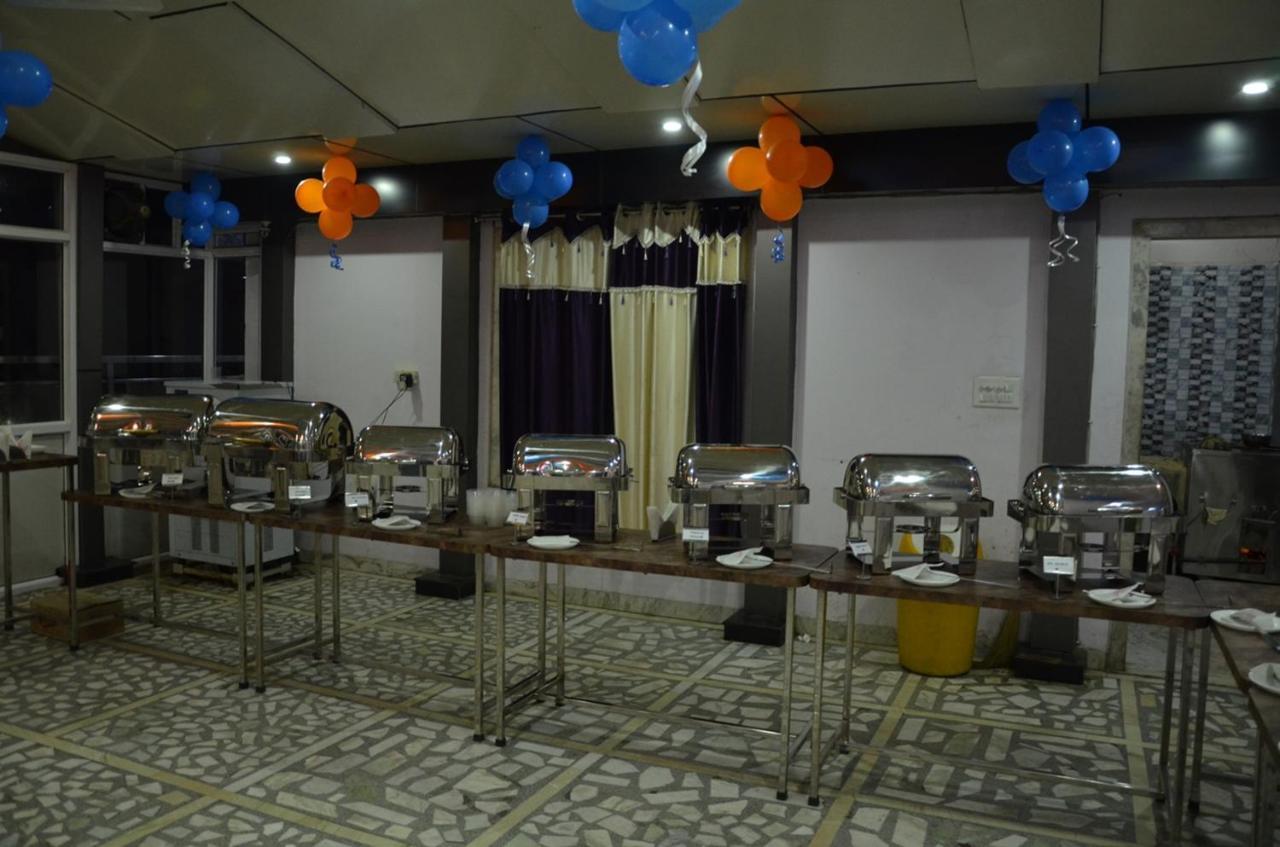 Hotel Rb Palace Dhaulpur Bagian luar foto