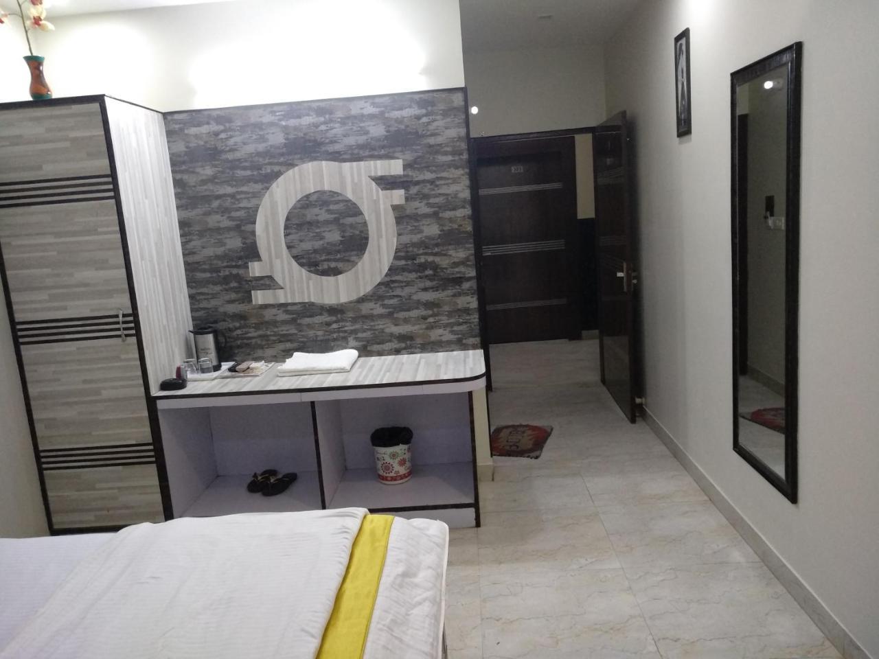 Hotel Rb Palace Dhaulpur Bagian luar foto
