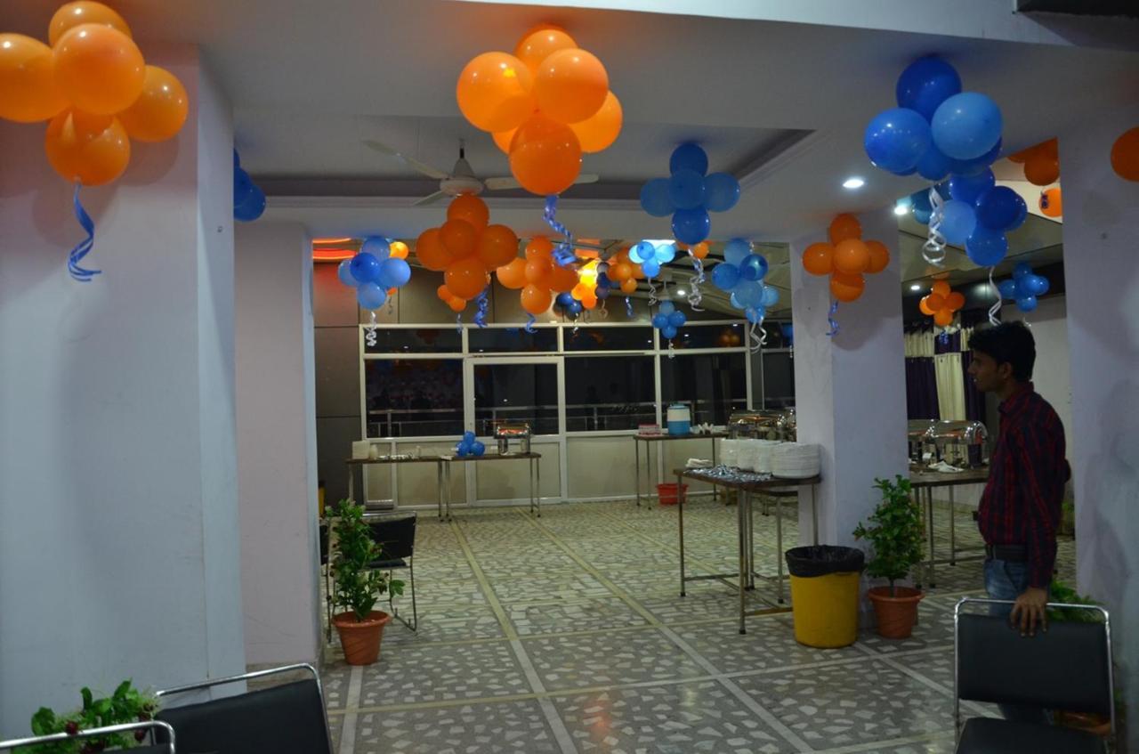 Hotel Rb Palace Dhaulpur Bagian luar foto