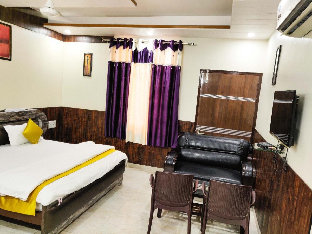 Hotel Rb Palace Dhaulpur Bagian luar foto