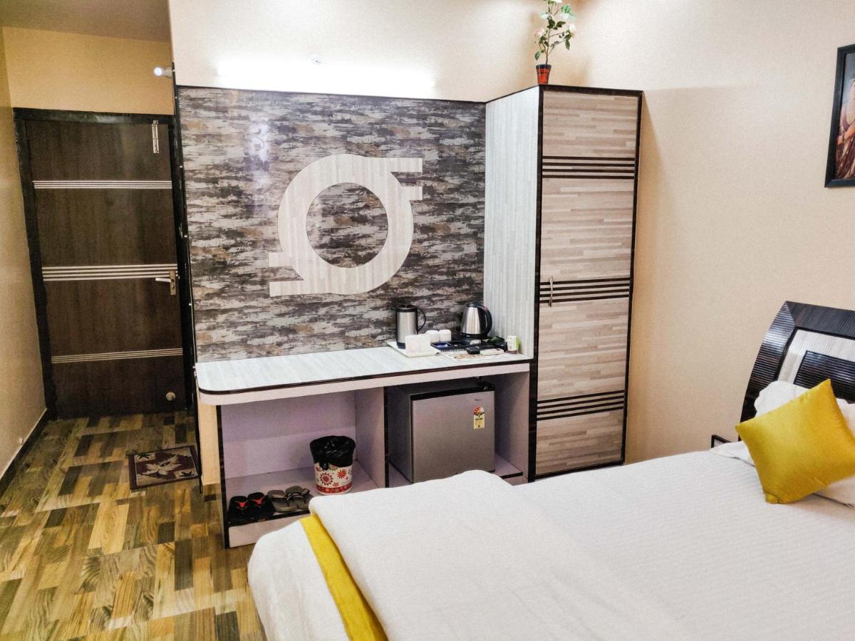 Hotel Rb Palace Dhaulpur Bagian luar foto