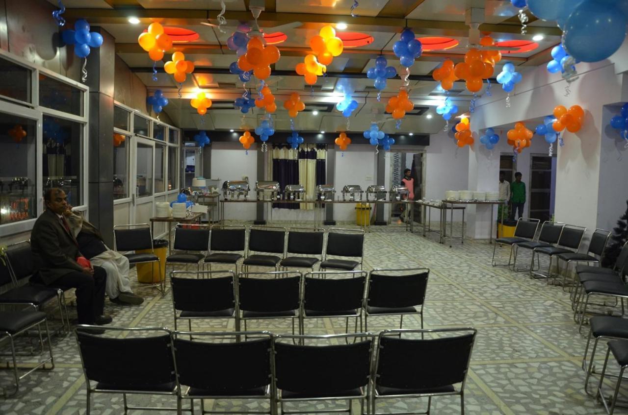 Hotel Rb Palace Dhaulpur Bagian luar foto