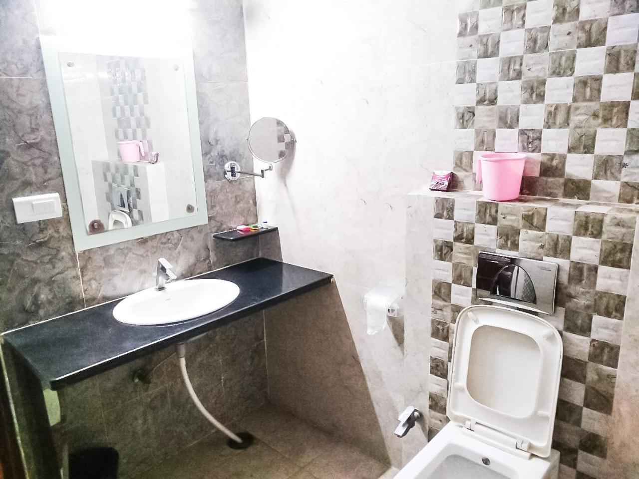 Hotel Rb Palace Dhaulpur Bagian luar foto